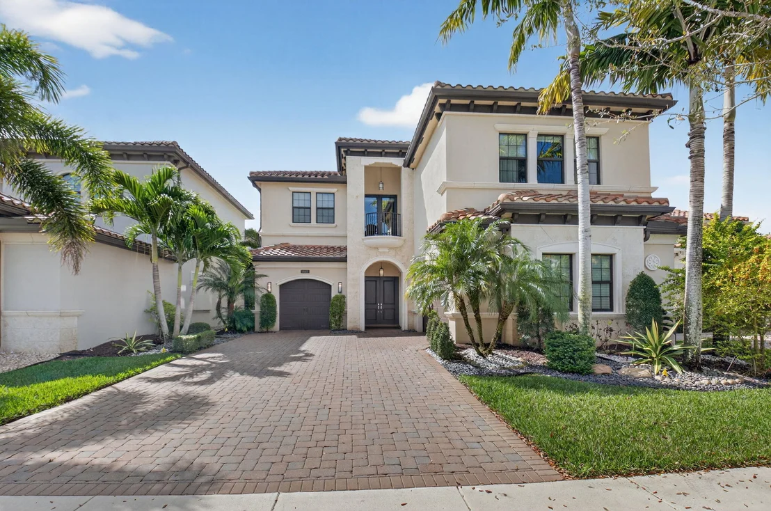 Photo of 16921 Pavilion Way