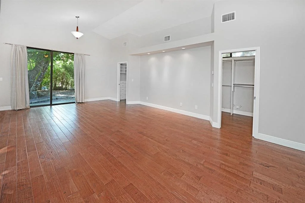 Photo of 4085 Georges Way