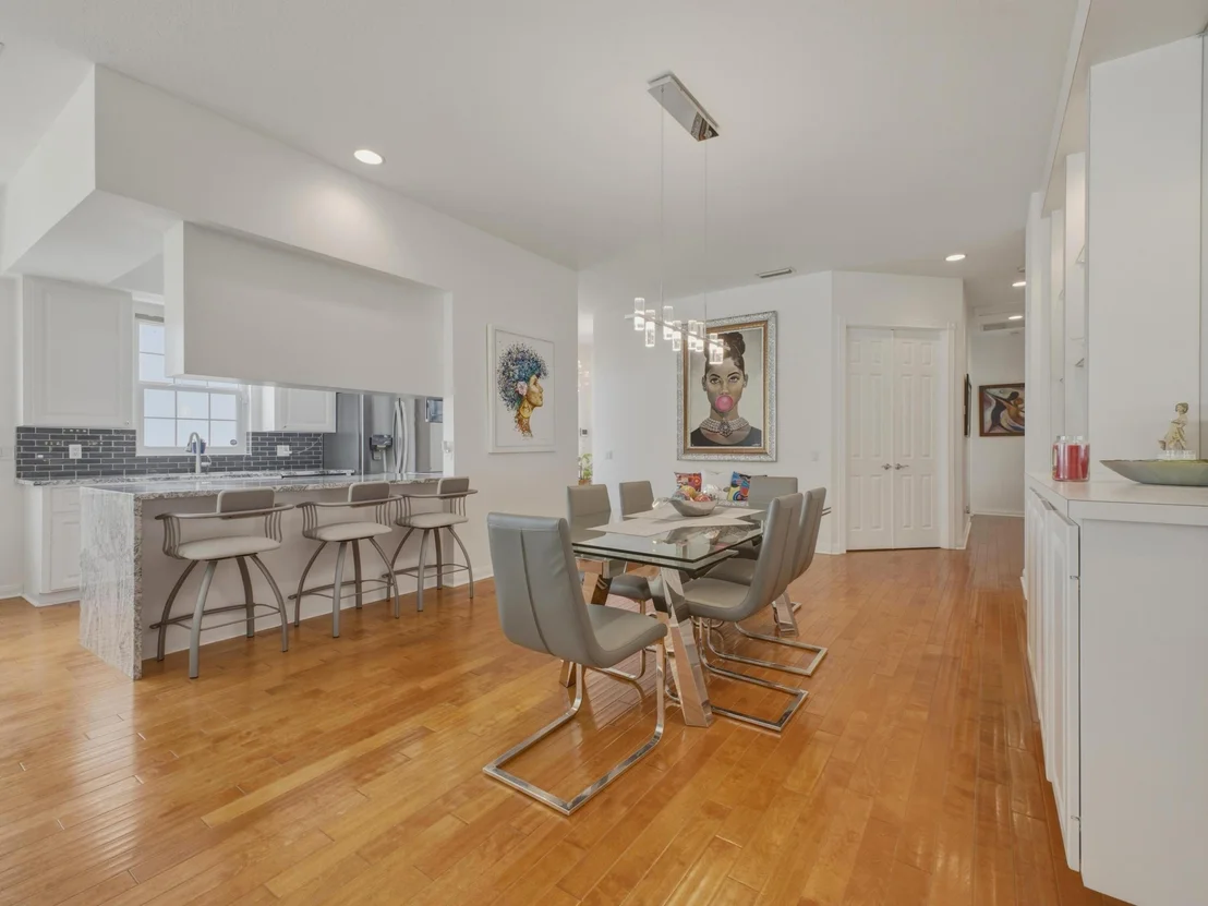 Photo of 2036 Valencia Drive