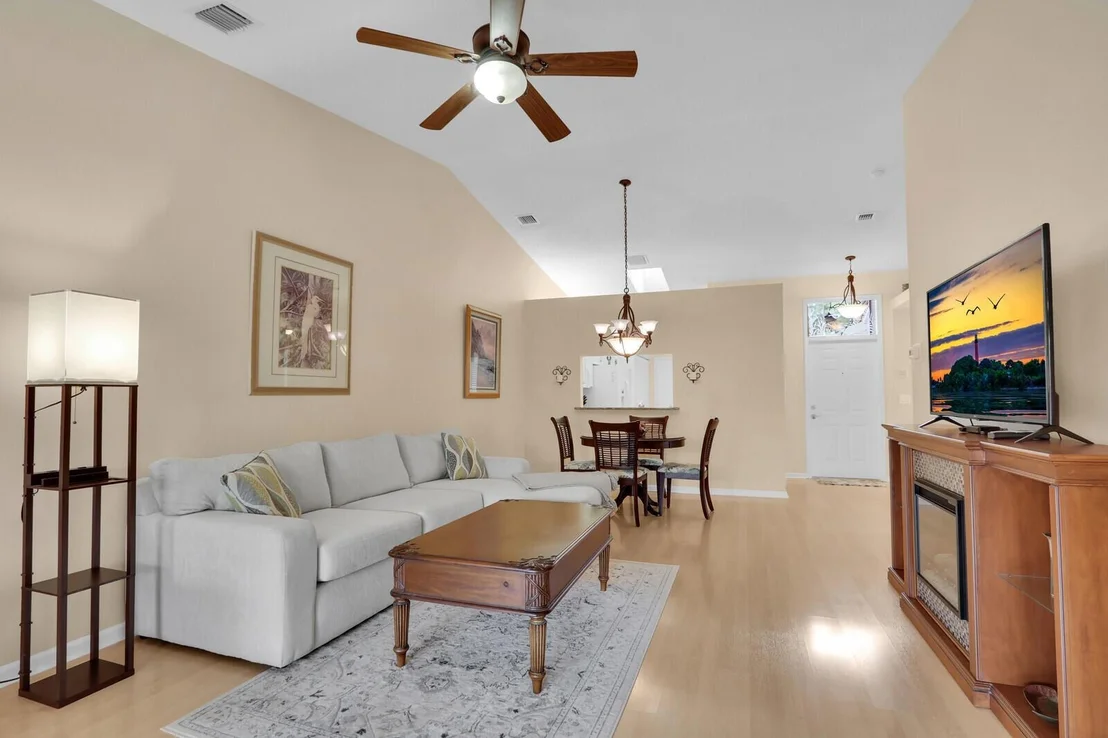 Photo of 135 Sausalito Drive