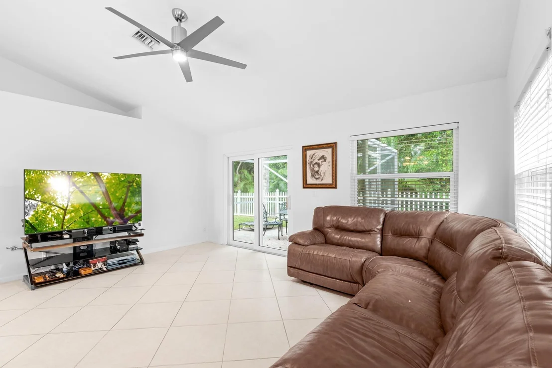 Photo of 5403 Grande Palm Circle