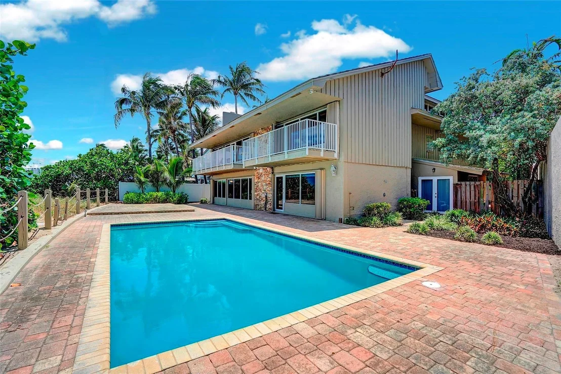 Photo of 2304 Bay Drive