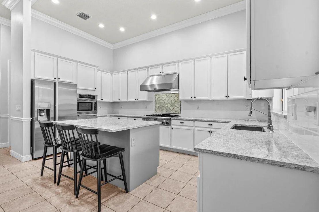 Photo of 18301 Hamlin Boulevard