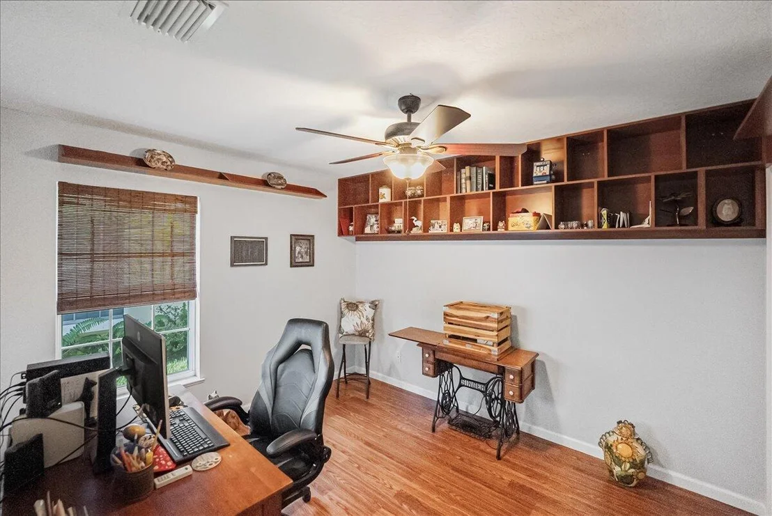 Photo of 552 6th Lane