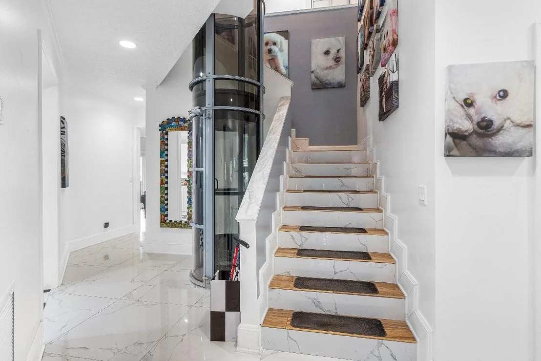 Photo of 678 Carriage Hill Lane