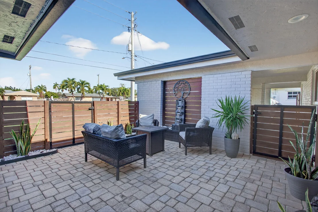 Photo of 1530 W River Drive