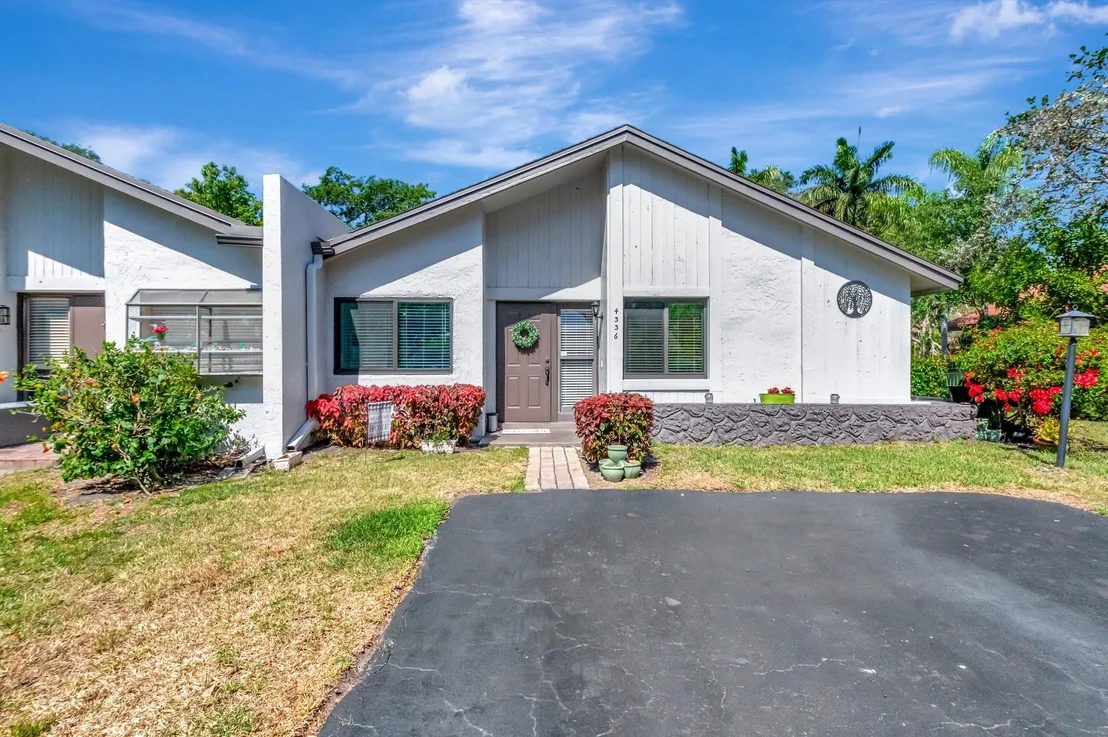 Photo of 4336 Palm Forest Drive