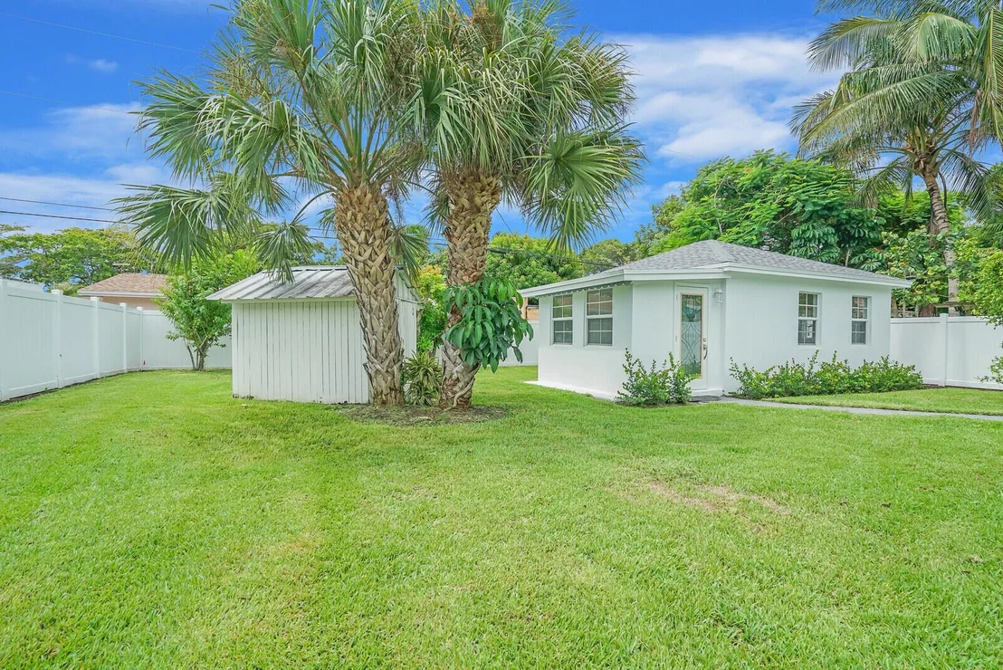 Photo of 826 Sunset Road