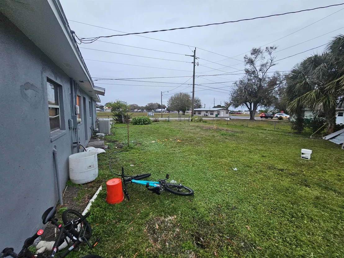 Photo of 1987 NW 5th Street