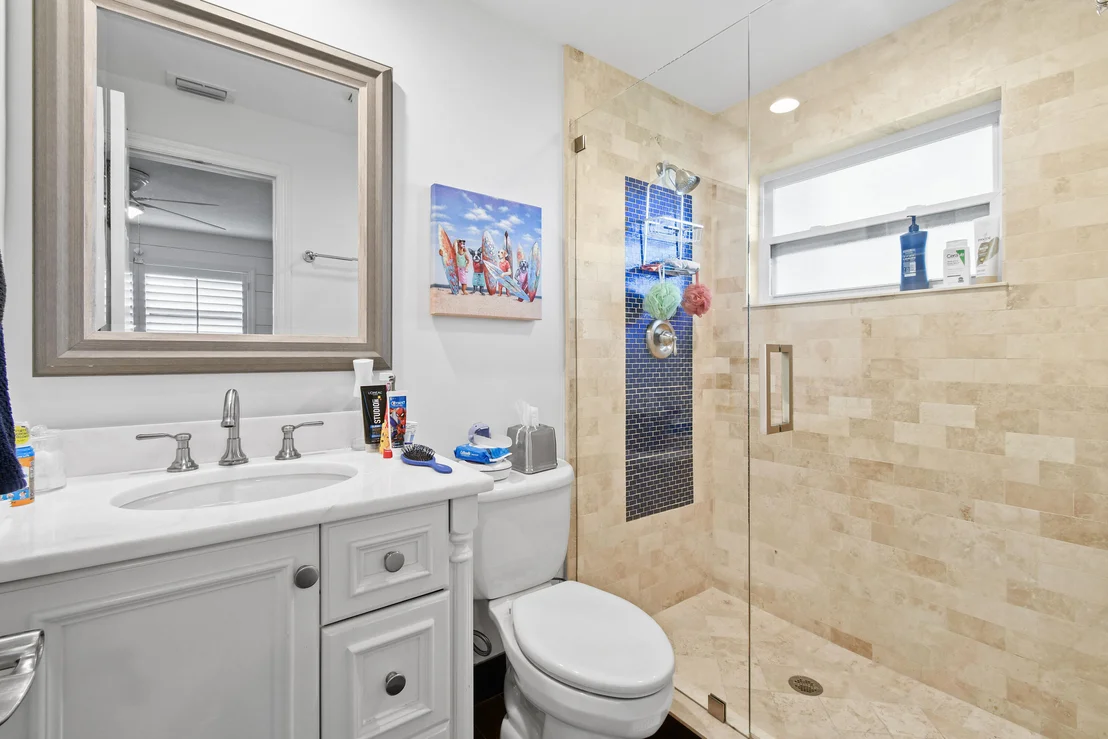 Photo of 106 Windsor Road E