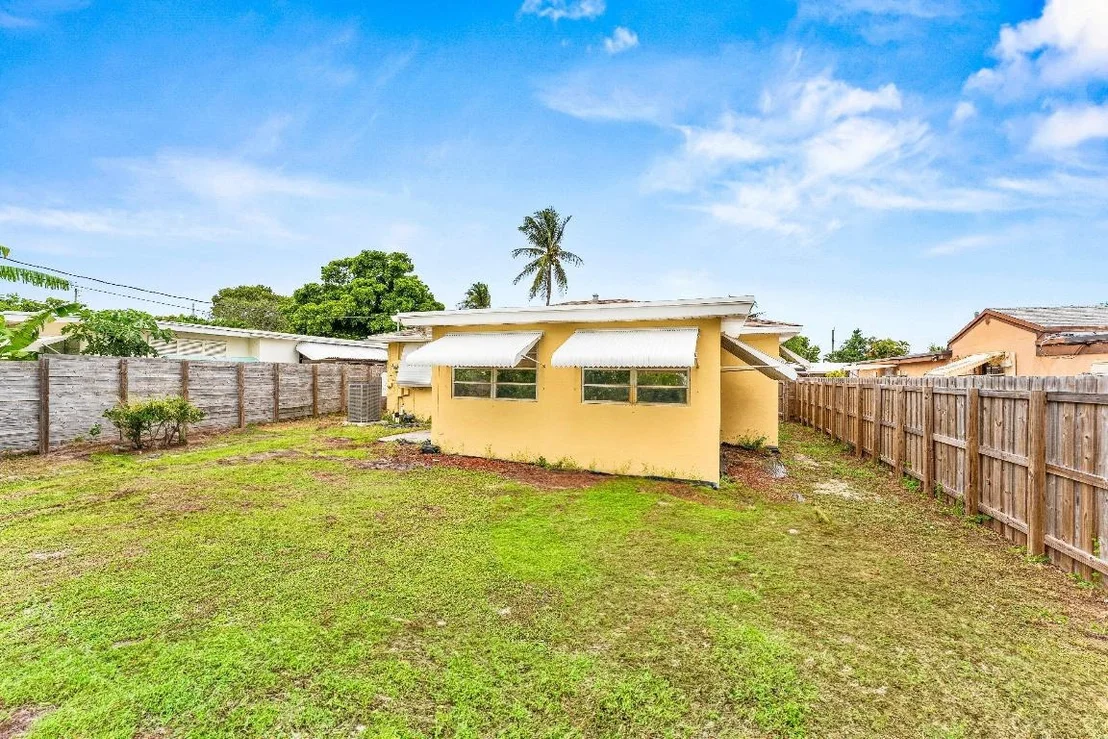 Photo of 1084 James Road