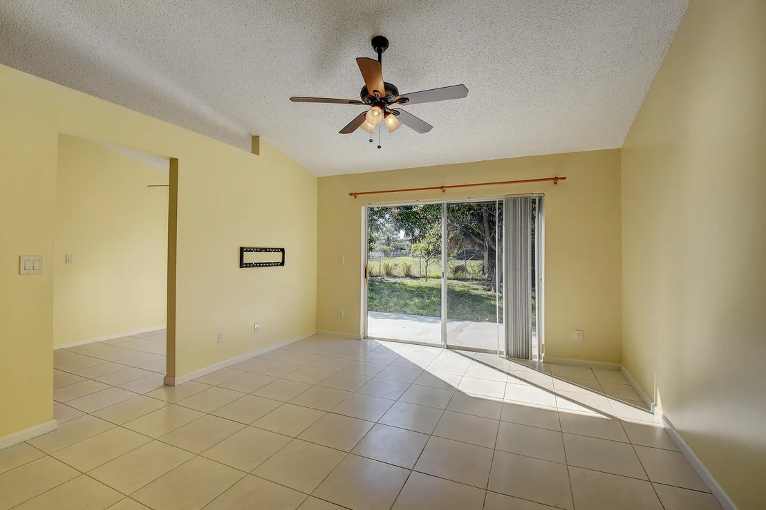 Photo of 742 W Ocean Drive