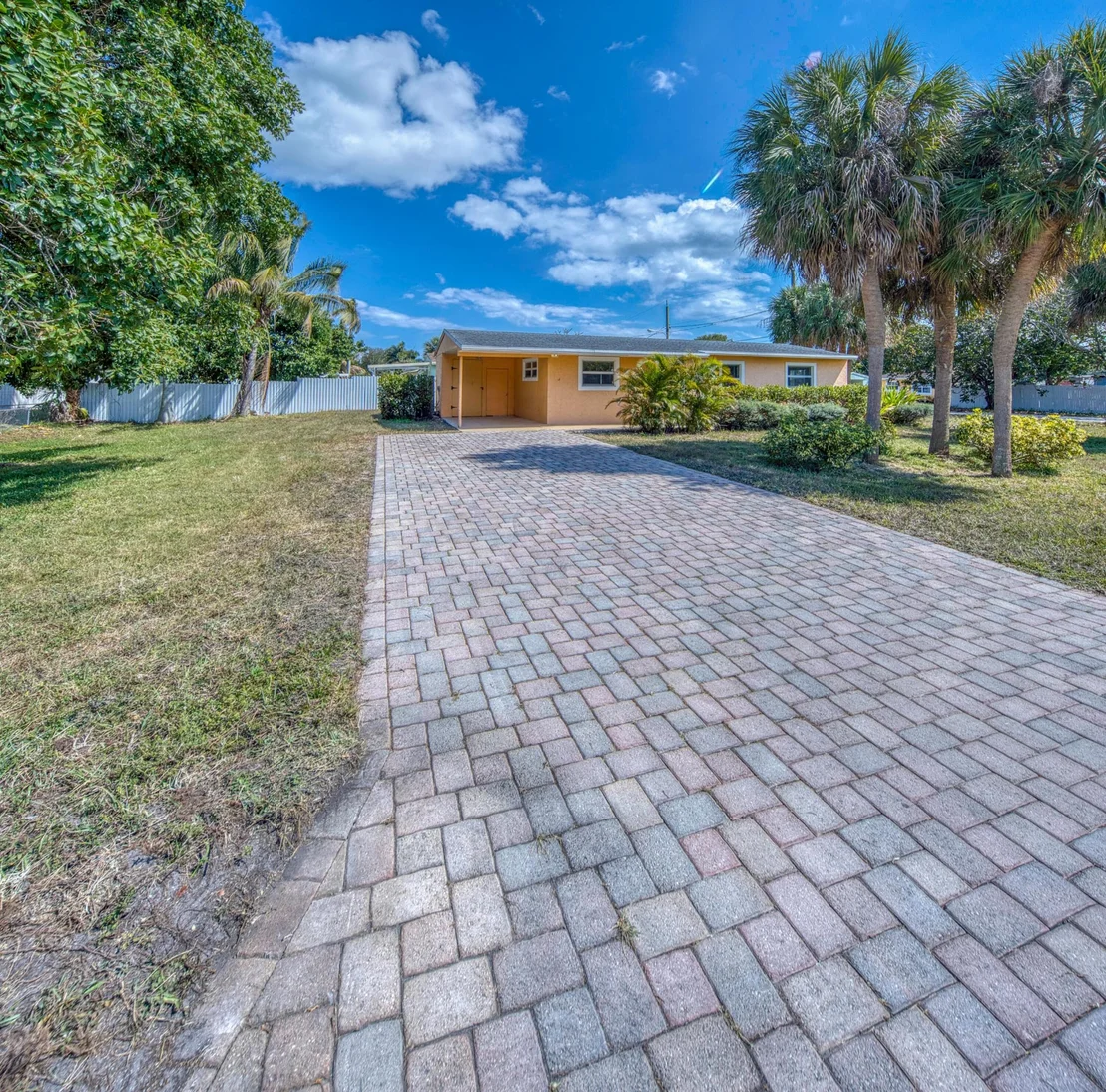 Photo of 3578 Coconut Road