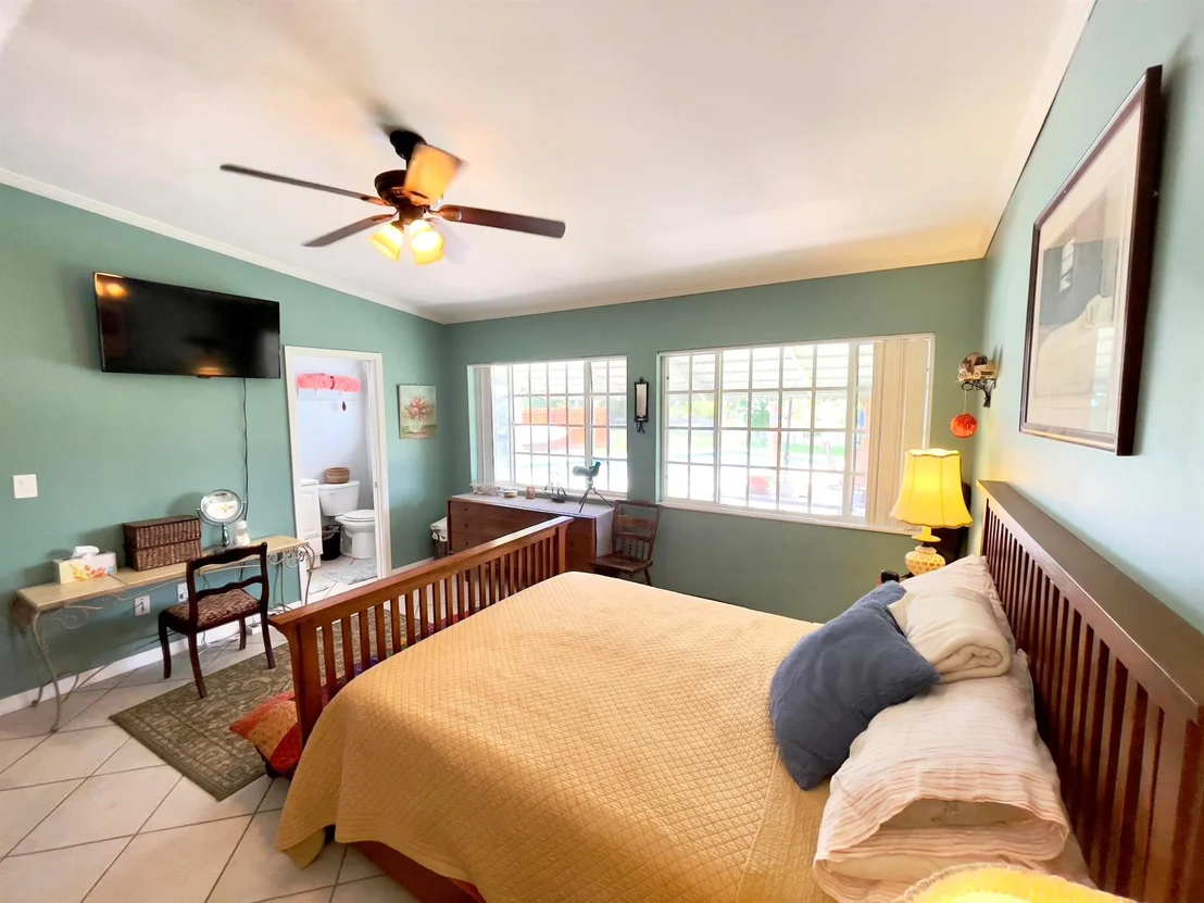 Photo of 886 Schumann Drive