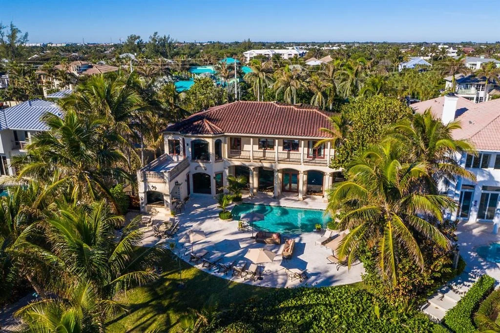 Photo of 719 N Ocean Boulevard