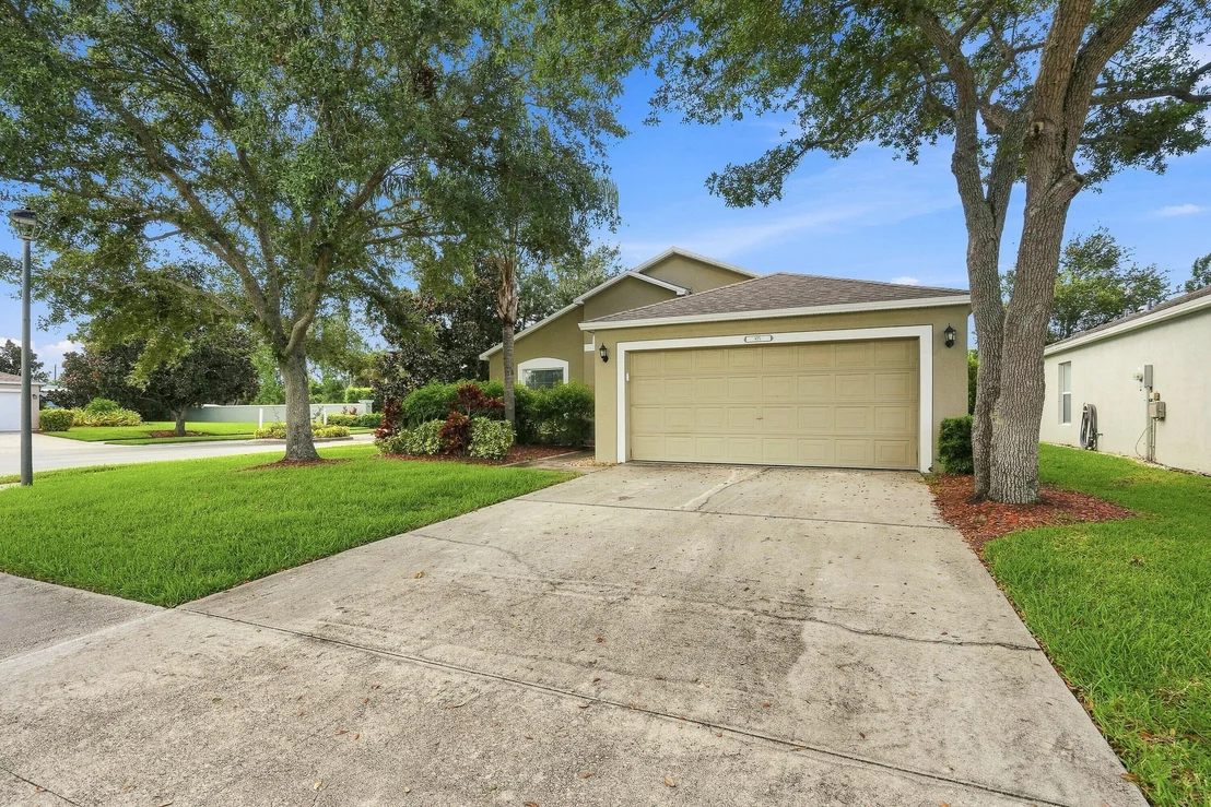 Photo of 815 Greenleaf Circle