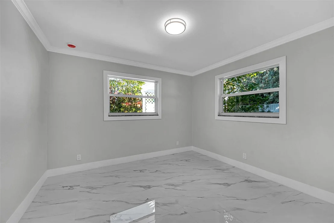 Photo of 1190 Dolphin Road