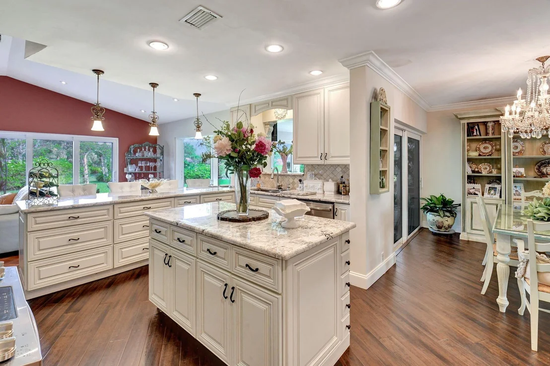 Photo of 3307 Lakeview Drive