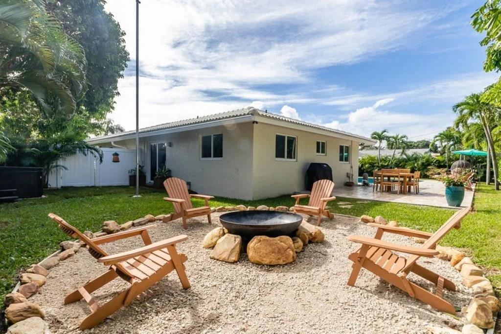 Photo of 611 Sunshine Drive