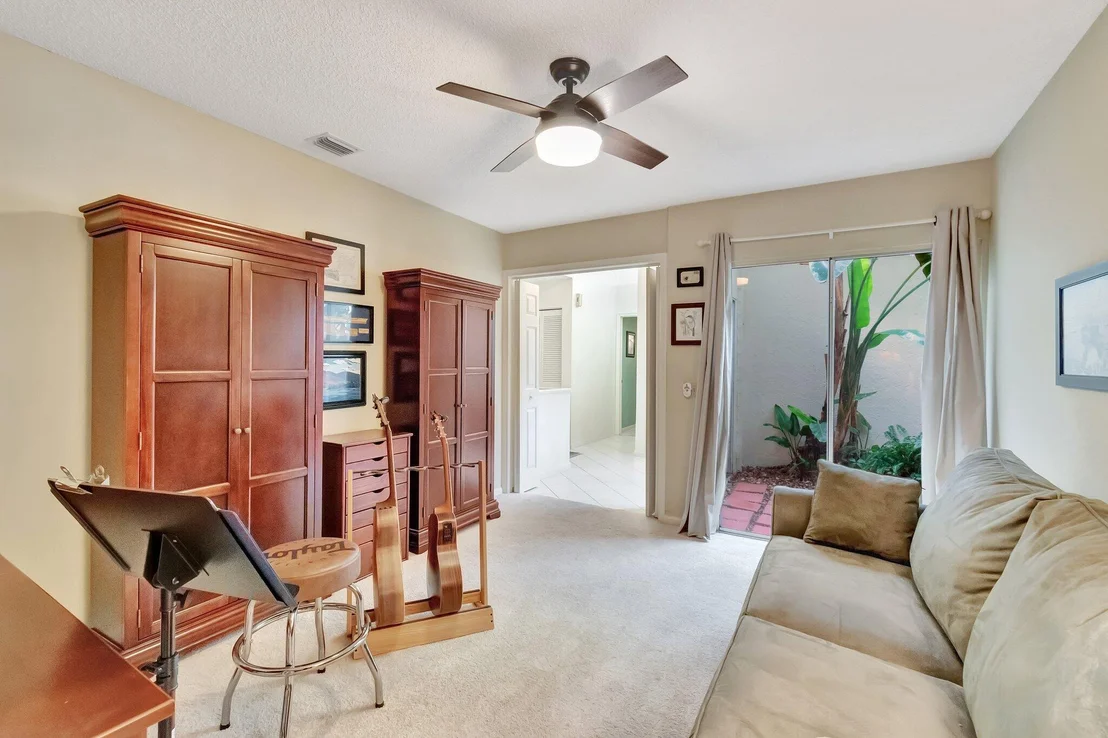Photo of 6393 Lansdowne Circle