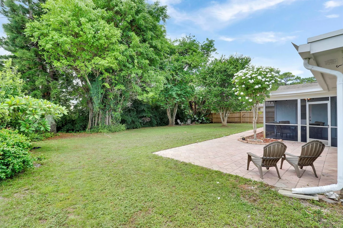 Photo of 612 Oak Ter Terrace