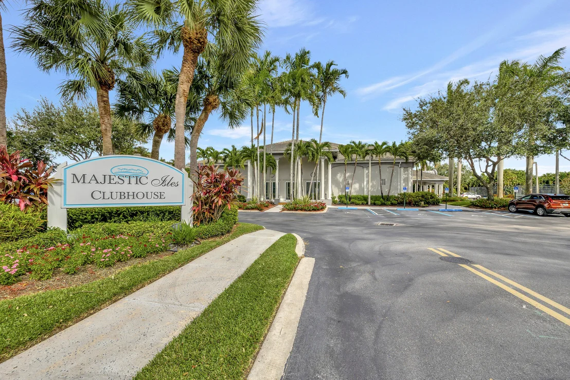 Photo of 10672 Royal Caribbean Circle