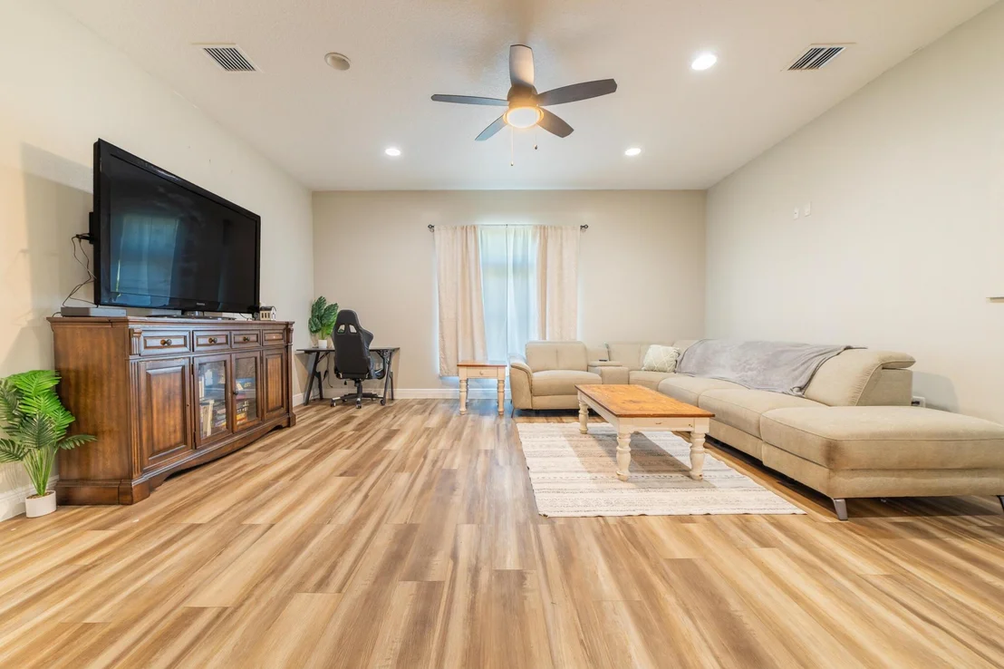 Photo of 1402 SE 12th Drive