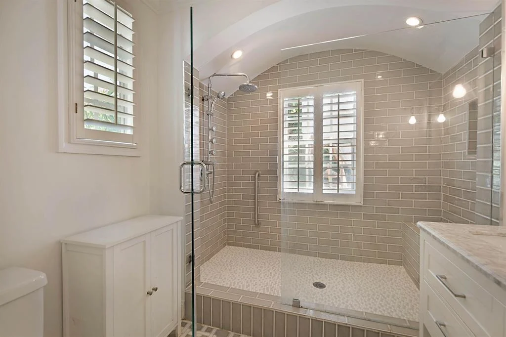 Photo of 308 Monroe Drive