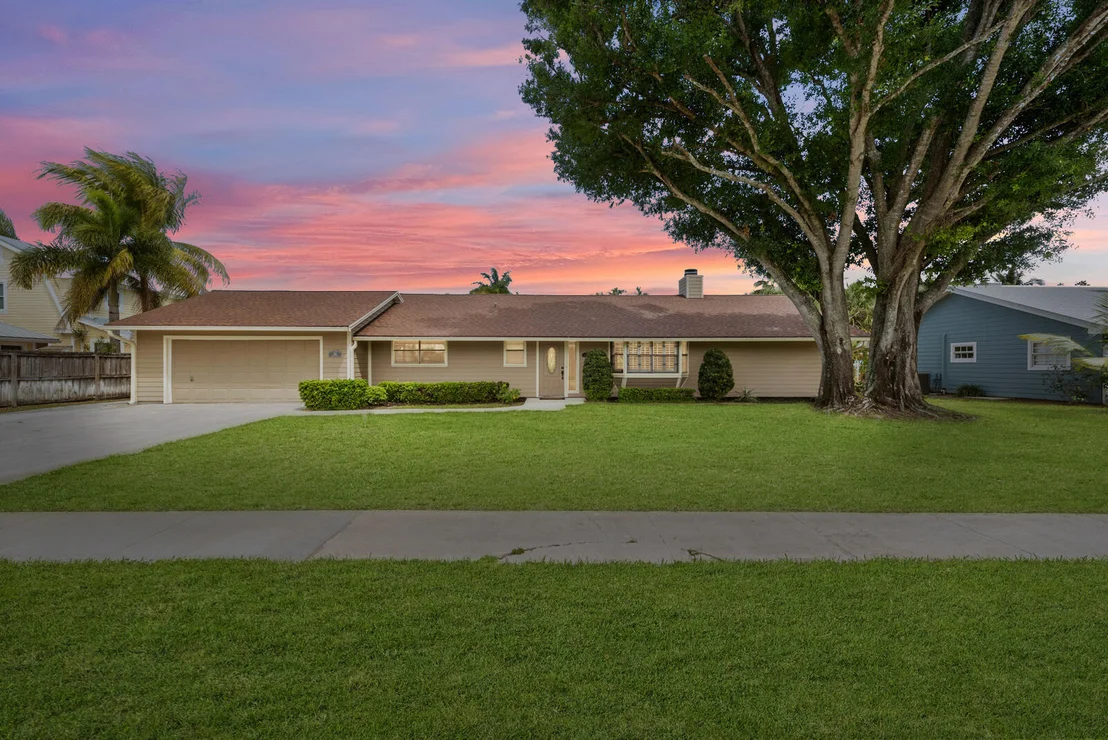 Photo of 713 Warren Drive