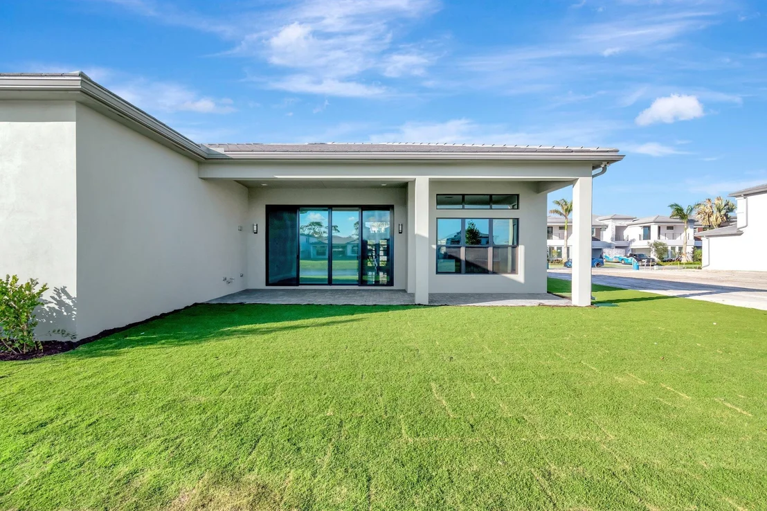 Photo of 9452 Riverside Park Drive