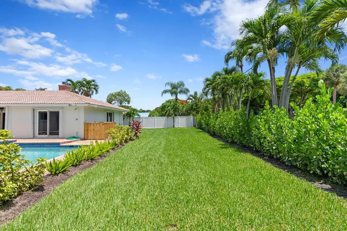 Photo of 3288 NW 25th Way