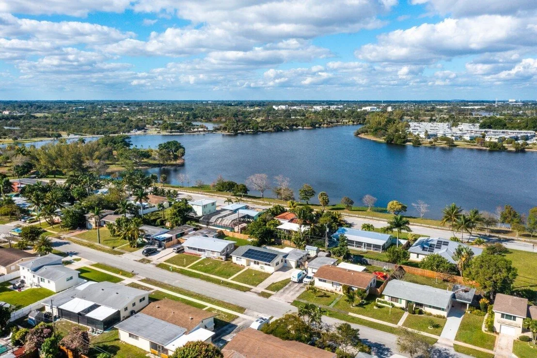 Photo of 1413 Crest Drive