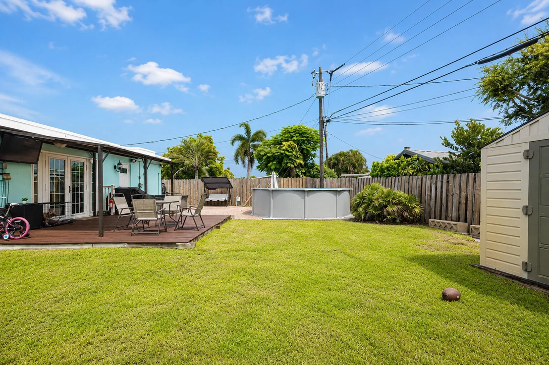 Photo of 2395 Edgewater Drive