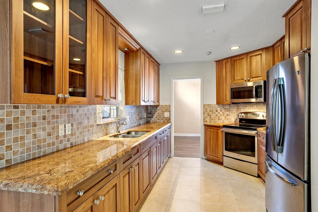 Photo of 6467 Foster Street