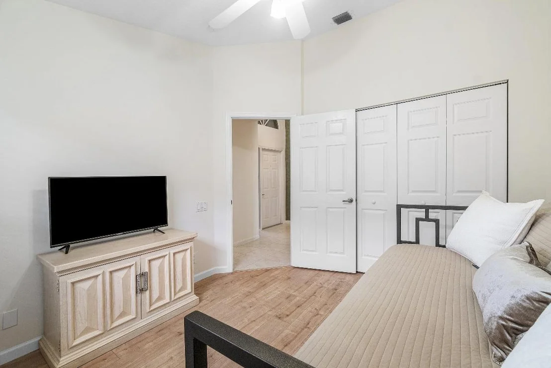Photo of 6698 Sherbrook Drive