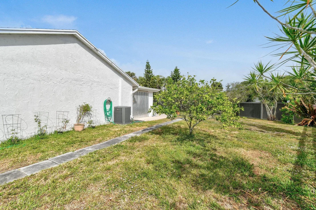 Photo of 160 Banyan Circle