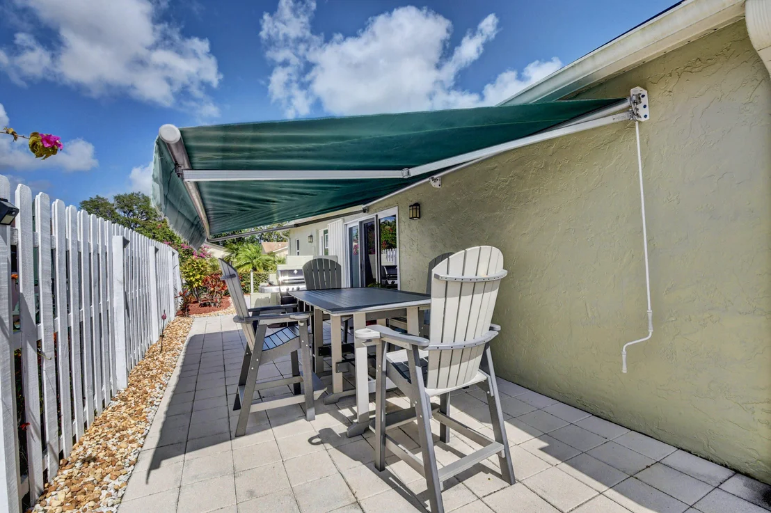 Photo of 5102 Mirror Lakes Boulevard