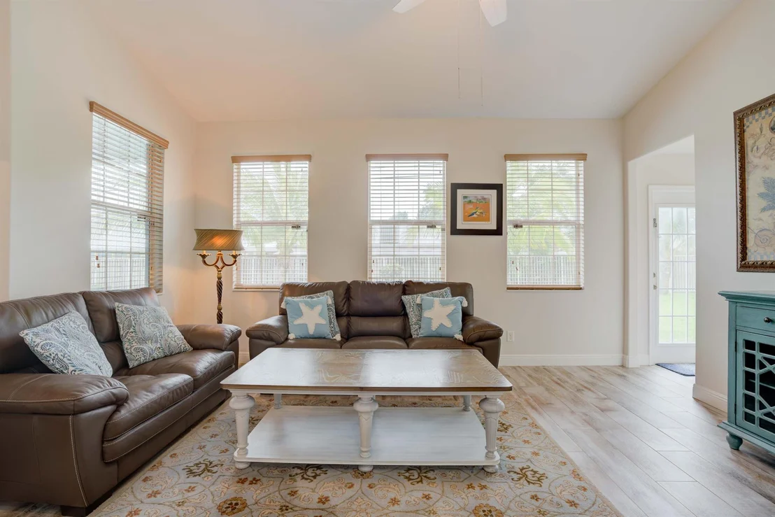 Photo of 112 Fairview W