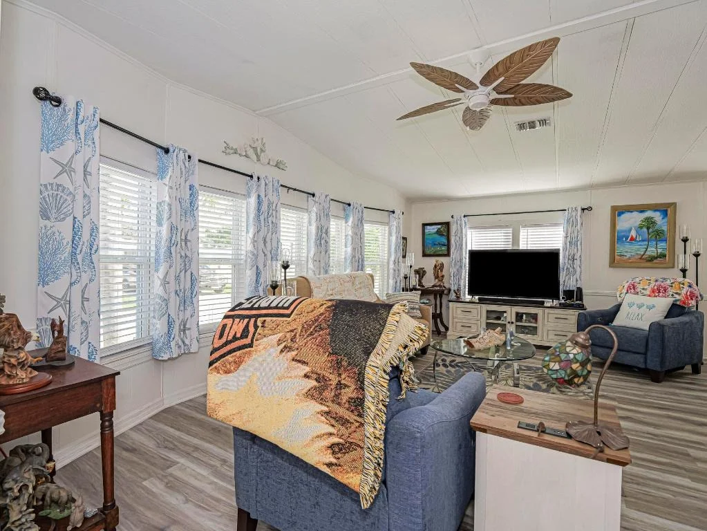 Photo of 409 Avocado Drive