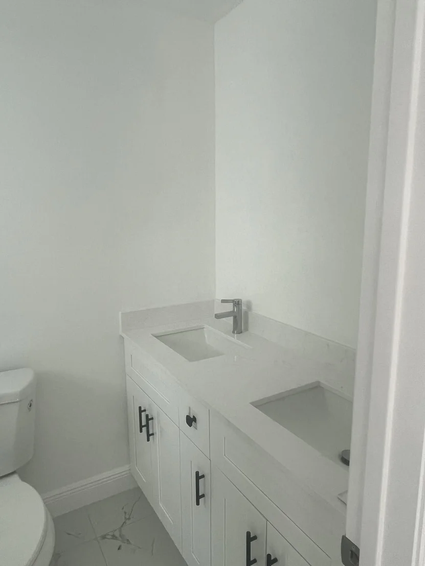 Photo of 2747 Summit Boulevard