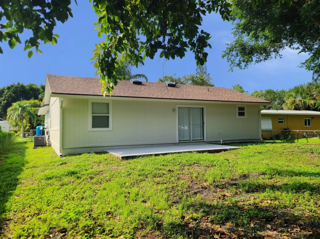 Photo of 3127 SE Orchid Street