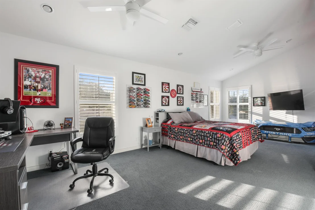 Photo of 5438 Pennock Point Road