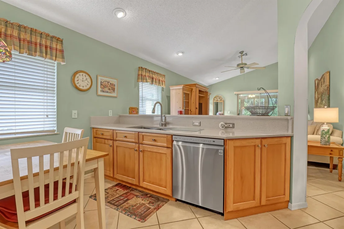 Photo of 6995 SE Cutler Trail