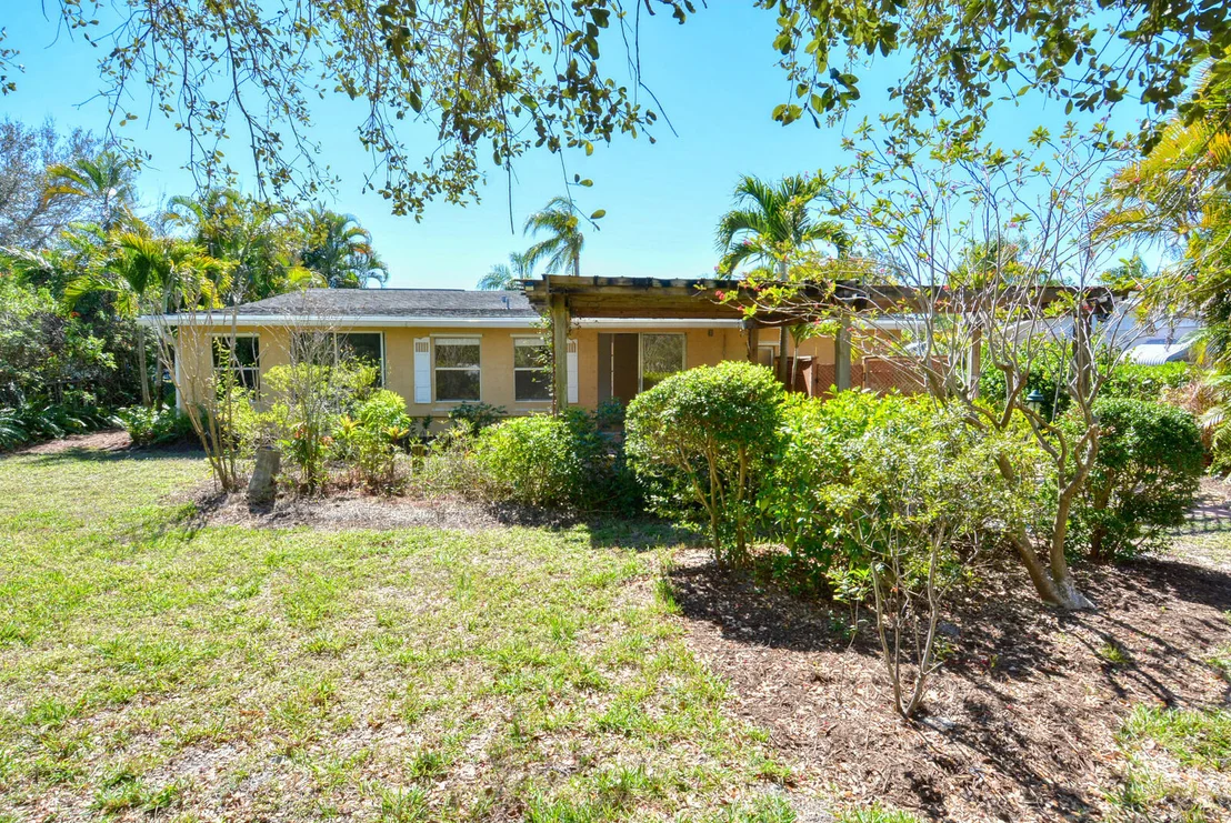 Photo of 2359 NW Sunset Boulevard