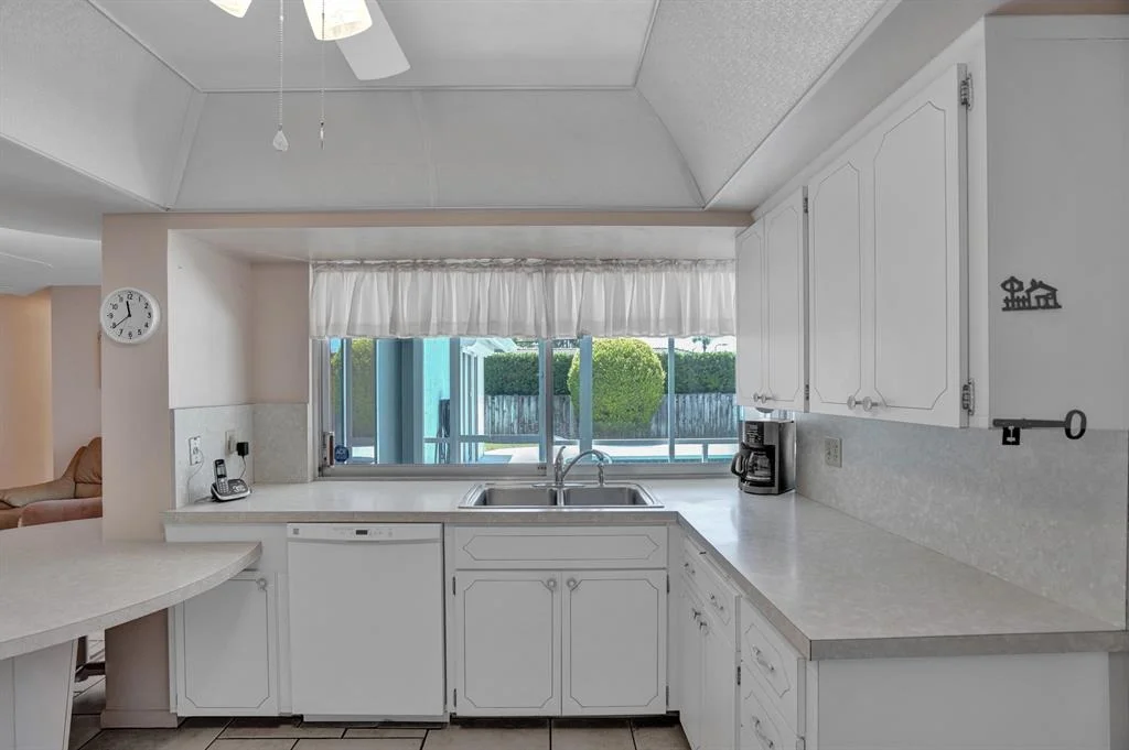 Photo of 3420 NE 26th Avenue
