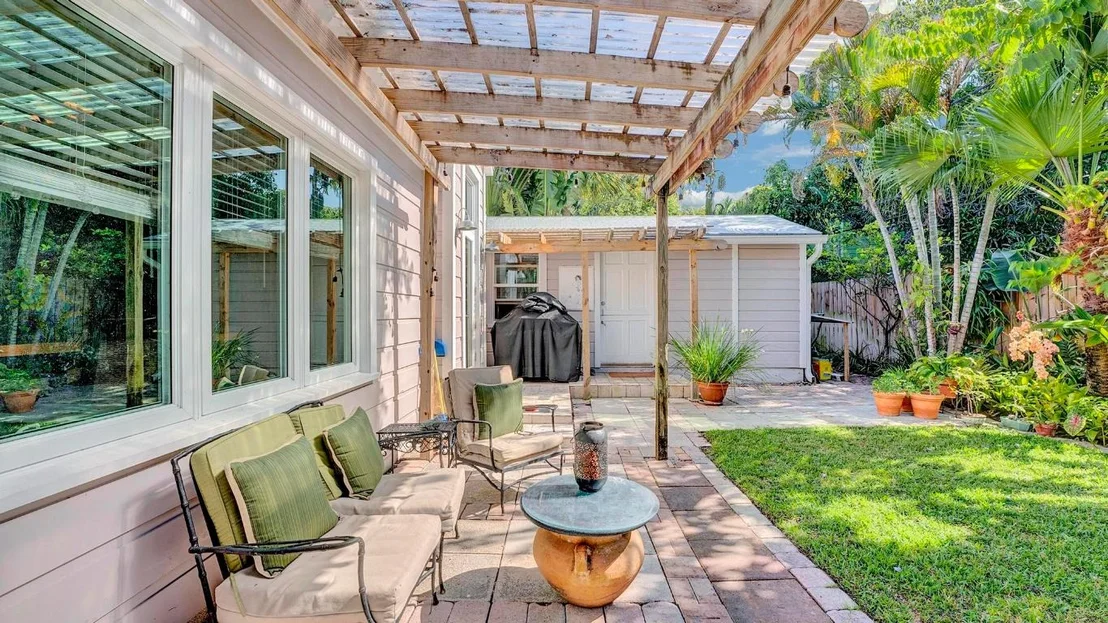 Photo of 42 Palm Square