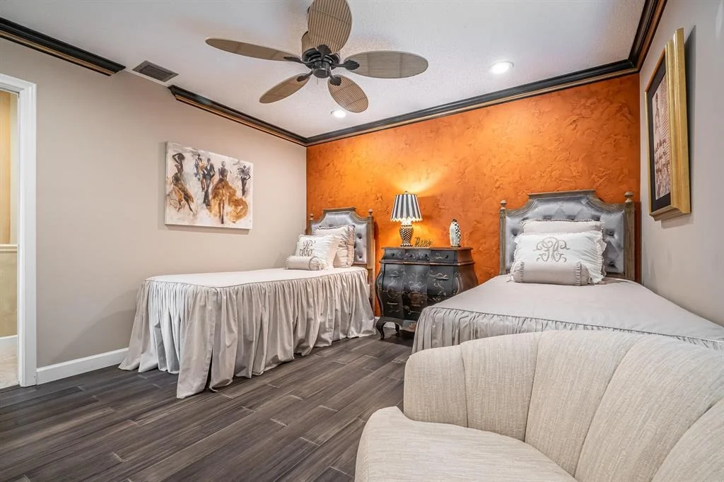 Photo of 5880 Pinebrook Drive