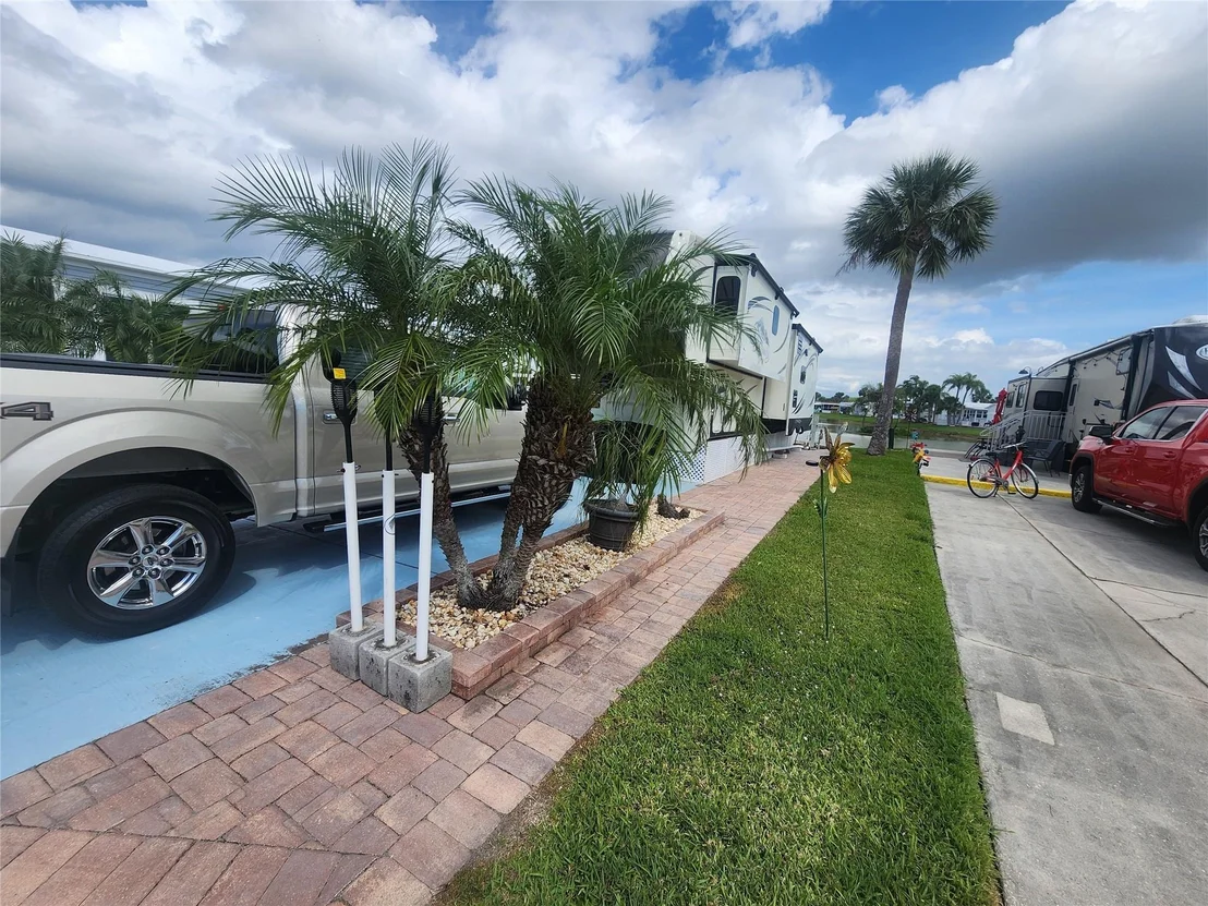 Photo of 6657 SE 53rd Lane