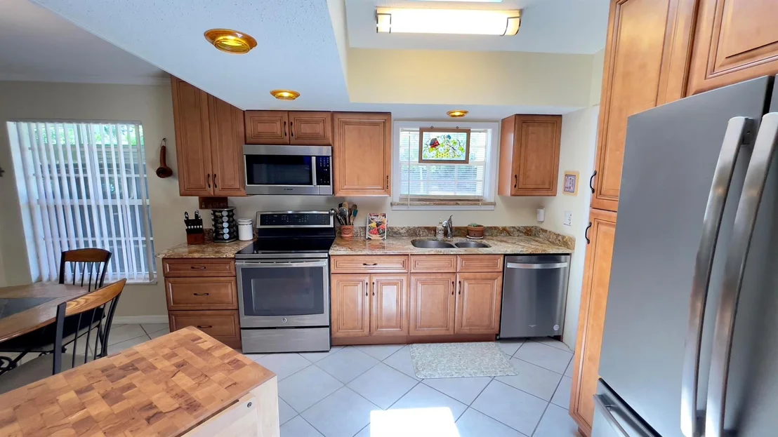 Photo of 886 Schumann Drive