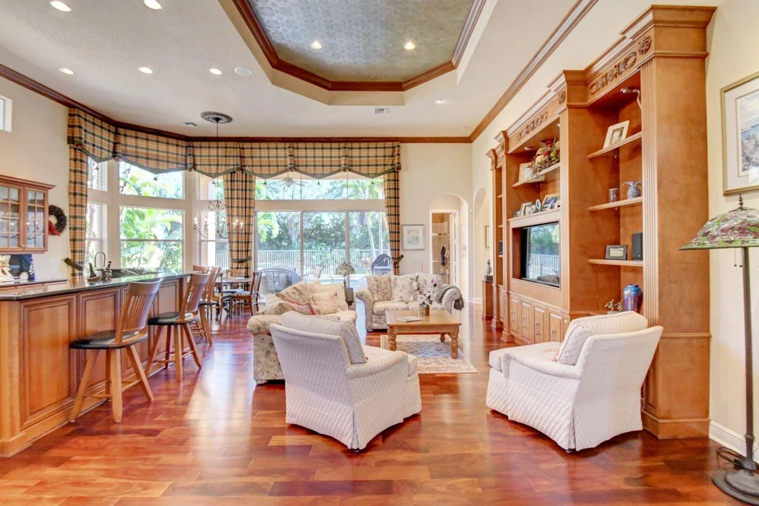 Photo of 8180 Valhalla Drive